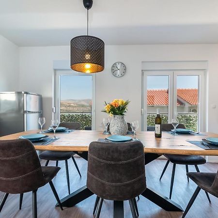 Delux Apartment Eva Trogir Exteriör bild