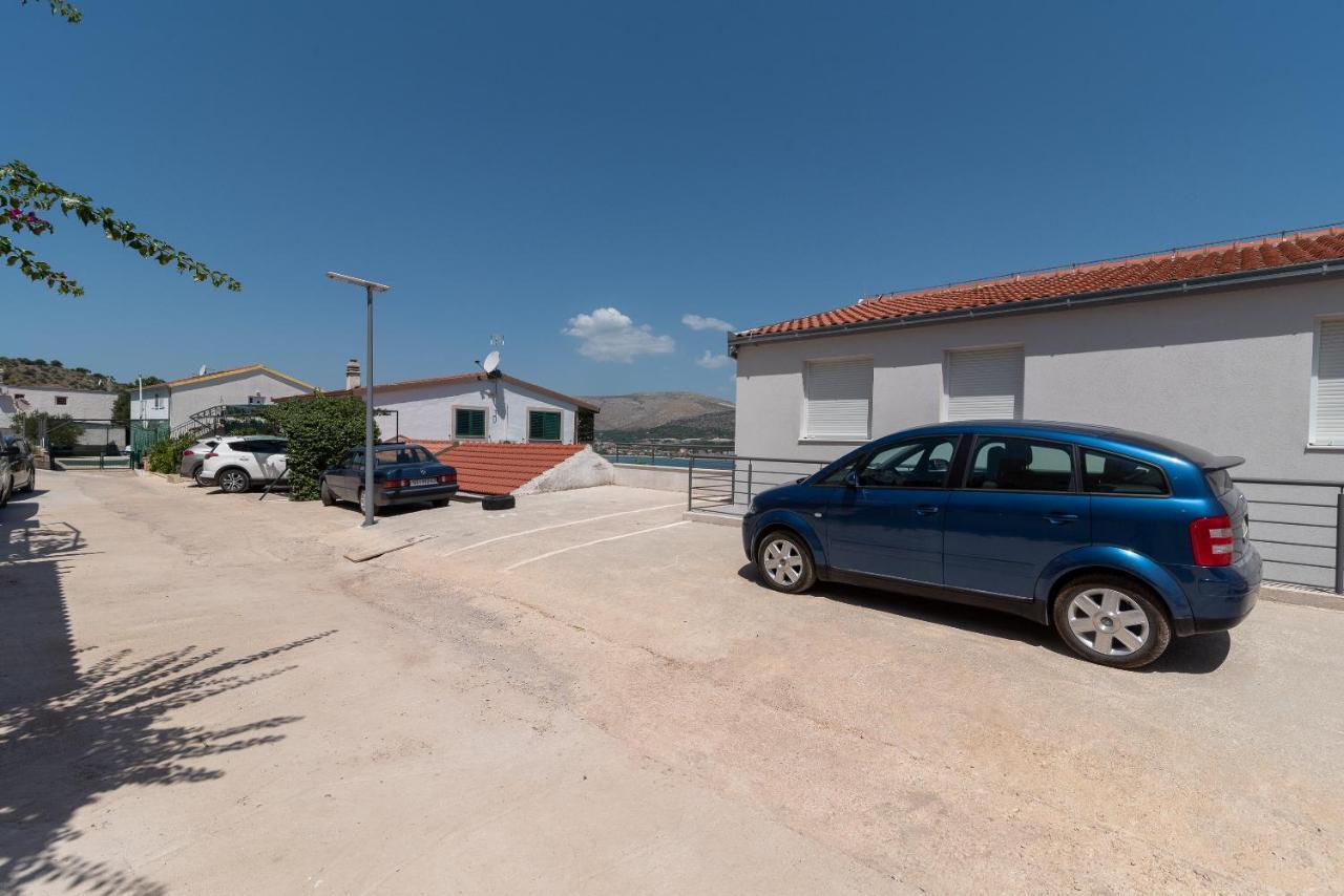 Delux Apartment Eva Trogir Exteriör bild